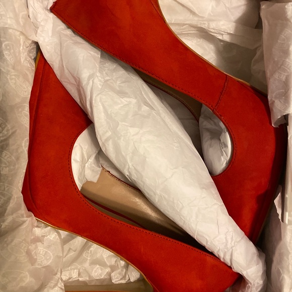 Steve Madden Lovey Red Nubuck (4 inch Heel) - Picture 7 of 8